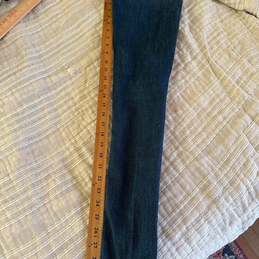 Dark Blue Distressed Levi’s Women's Jeans 25 waist - Picture 4 of 7